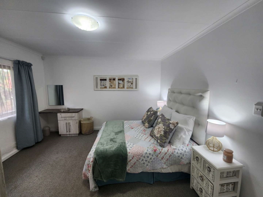 5 Bedroom Property for Sale in Fraaiuitsig Western Cape